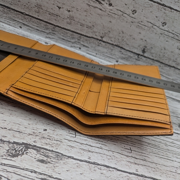 Kenneth Cole Wallet - Picture 7 of 8